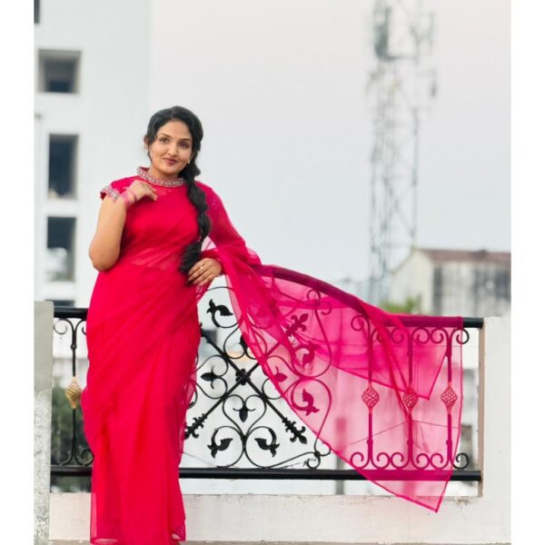 Rosa Bloom – Organza Elegance Saree